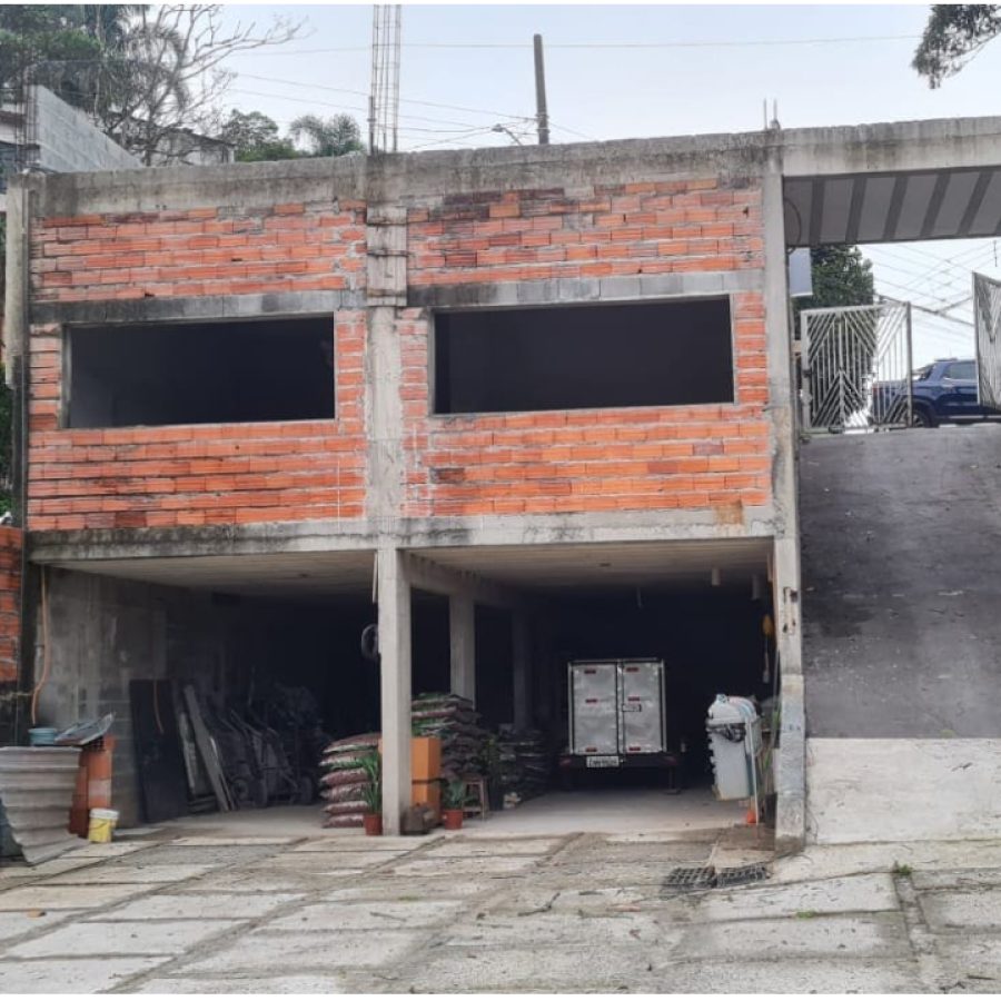 Espaço em construção para diversas finalidades